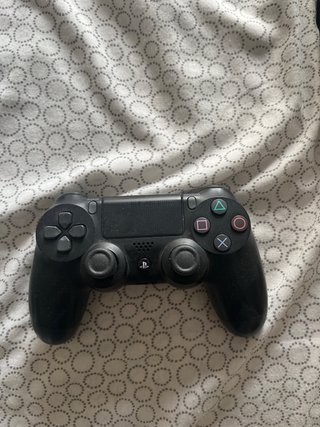 PS4 Pro 500GB + 2 Controles