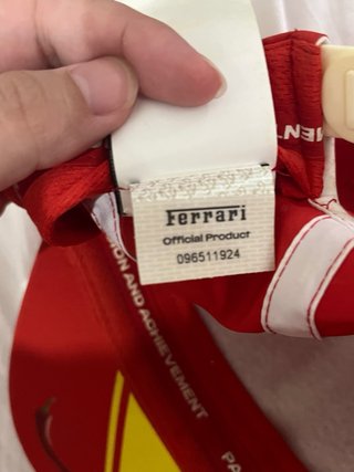 Gorra Ferrari Roja Puma Carlos Sainz 2024