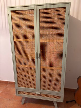 Armario madera con cajón y celosía