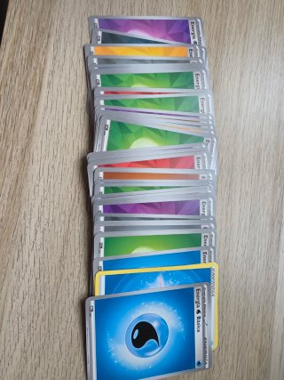48 Cartas Energía Pokémon + 2 Pokemon Holo
