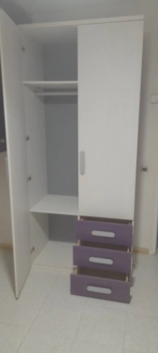 Armario infantil blanco y morado