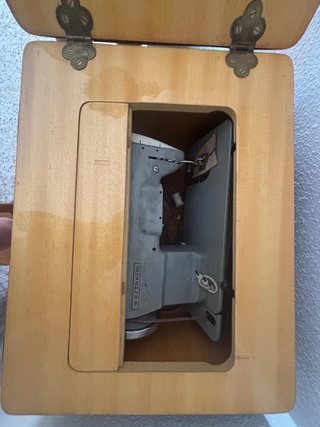 Máquina de coser Wertheim con mueble