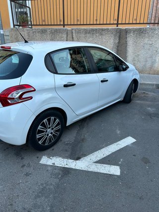 Peugeot 208 2013