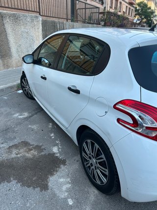 Peugeot 208 2013