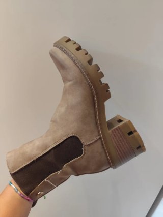 Botín mujer beige y marrón
