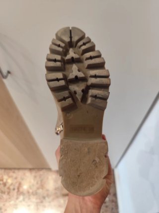 Botín mujer beige y marrón