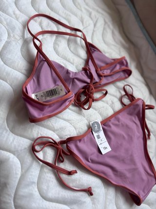 Bikini rosa y rojo