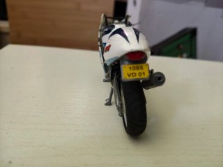 Maisto 1/18 Suzuki GSX-R750 SRAD