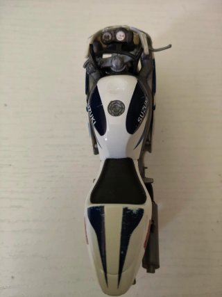 Maisto 1/18 Suzuki GSX-R750 SRAD