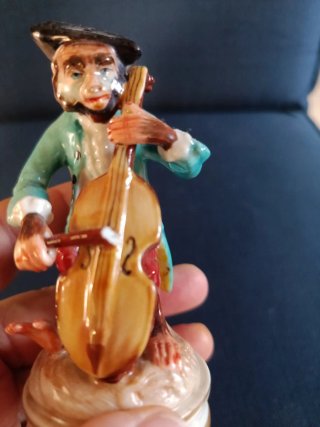 Figura Salvador Mallol Mono Violonchelista