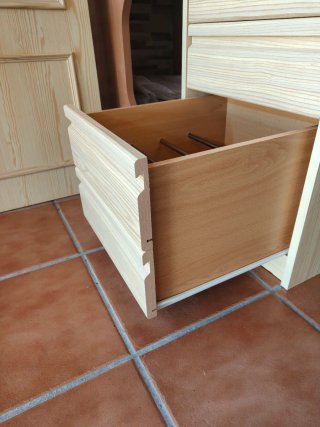 Cajonera de pino