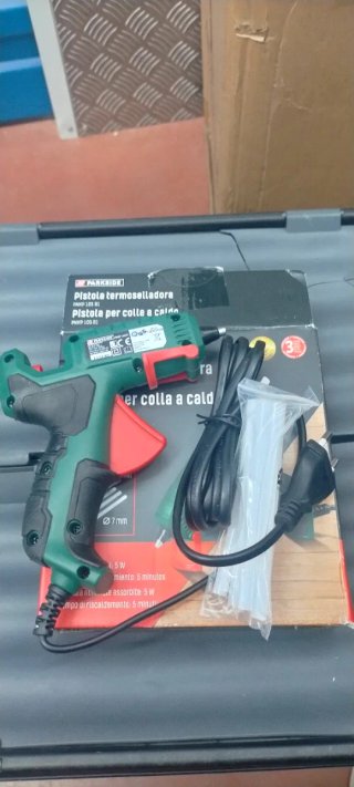 Pistola de Silicona Parkside PNKP 105 B1