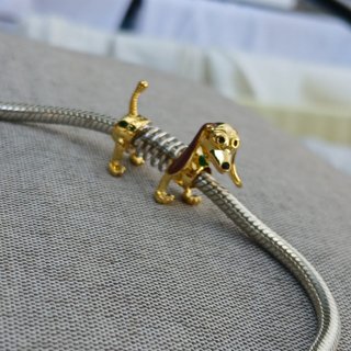 Charm Pandora Perro Salchicha Dorado