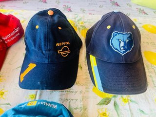 Lote Gorras Fernando Alonso, PSG, Ferrari