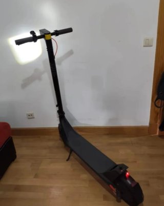 Patinete eléctrico negro