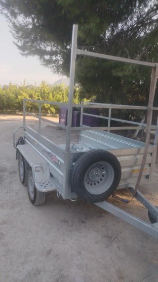 Remolque plataforma metálico
