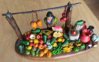 Miniatura puesto de frutas cerámica colombiana