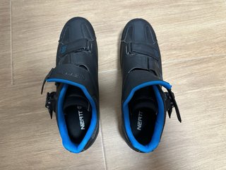 Botas Ciclismo Negras Talla 44 para ponerle calas
