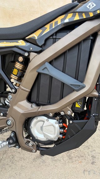 Surron Ultra Bee Moto Eléctrica Motocross 2026