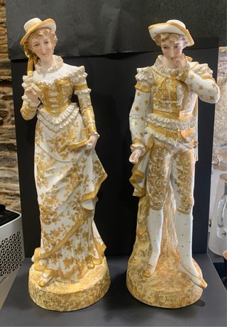 Figuras biscuit SITZENDORF S.XIX