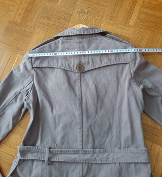 Bonita chaqueta trench de Comptoir des Cotonniers