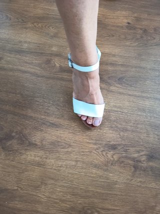 Sandalias tacón blancas