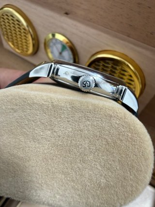Cuervo y Sobrinos Historiador Beige/Negro