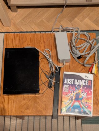 Console Wii Nera + Cavi + 2 giochi