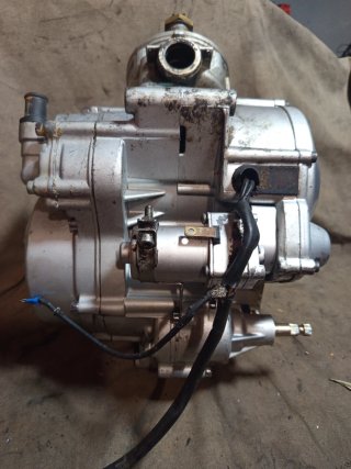 Motor AM6