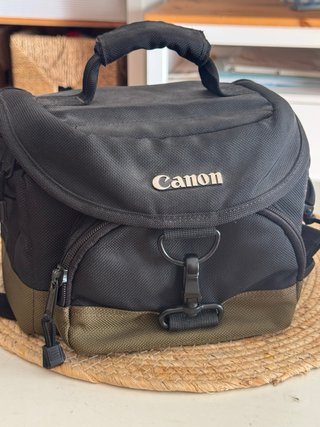 Nikon D3400 + Objetivo 18-55mm + Funda