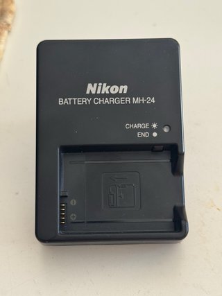Nikon D3400 + Objetivo 18-55mm + Funda