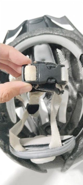 Lote ciclismo: Casco, guantes y candado