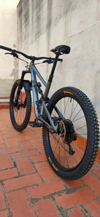 Bicicleta Enduro Specialized Status