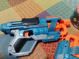 2 Pistolas Nerf Elite 2.0 + 100 Dardos