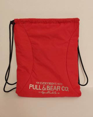 Mochila Saco Gymsack Pull & Bear Roja