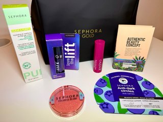 Bolsa Sephora Gold e produtos de beleza