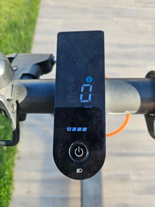 Xiaomi Electric Scooter 4 go+ Candado y Cargado