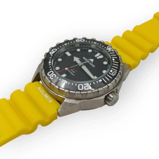RELOJ NORTH EDGE TRITON ESFERA NEGRA / CORREA AMARILLA + CORREA NEGRA