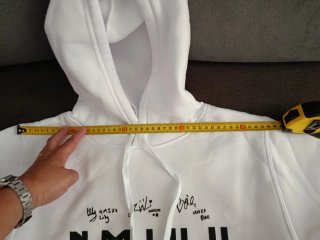 Sudadera NMIXX.