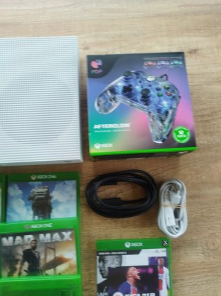 Xbox One S 1TB + 7 Giochi + Controller