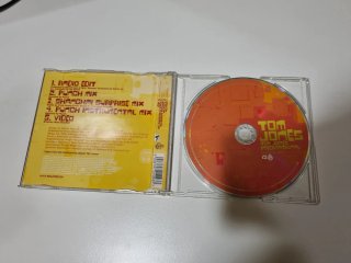 CD Tom Jones International