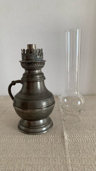LAMPARA DE ACEITE/QUEROSENO ANTIGUA EN ESTAÑO 95%
