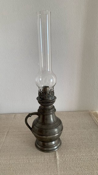 LAMPARA DE ACEITE/QUEROSENO ANTIGUA EN ESTAÑO 95%