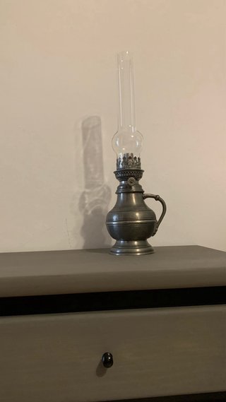 LAMPARA DE ACEITE/QUEROSENO ANTIGUA EN ESTAÑO 95%