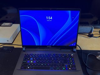 MSI Vector 17 RTX 4080 i9 14th gen 32GB ram ddr5