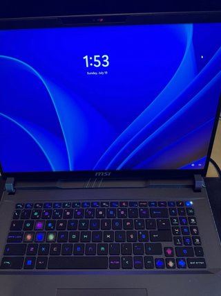 MSI Vector 17 RTX 4080 i9 14th gen 32GB ram ddr5
