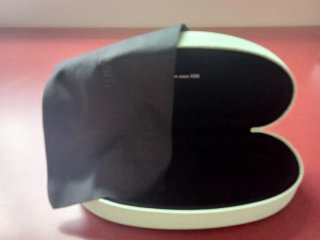 Funda para gafas Tous 16x8 cm. Ovalada.