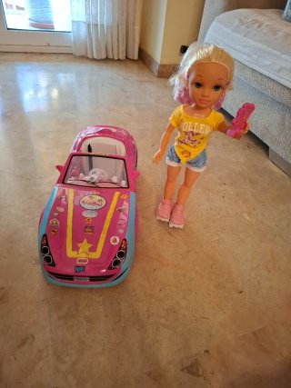Muñeca Nancy Malibu con Coche Rosa