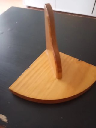 Estantería de esquina de madera
