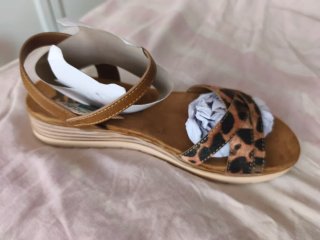 Sandalias tacón pequeño nuevas T39